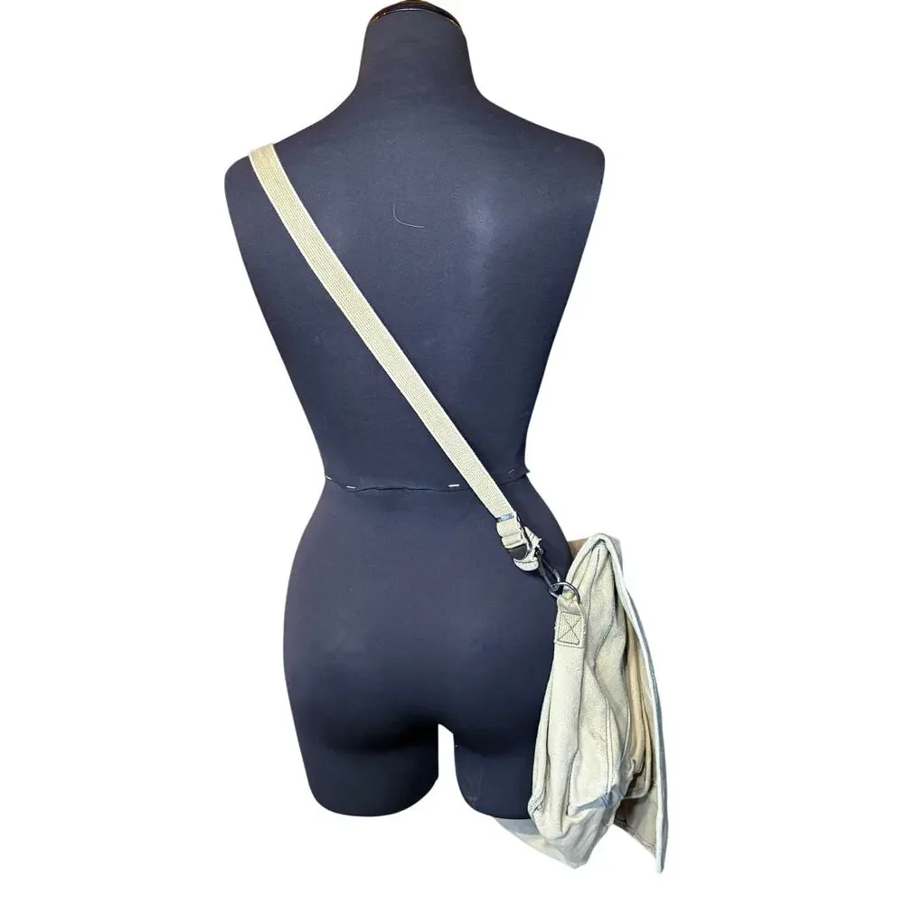 Unbranded vtg messenger